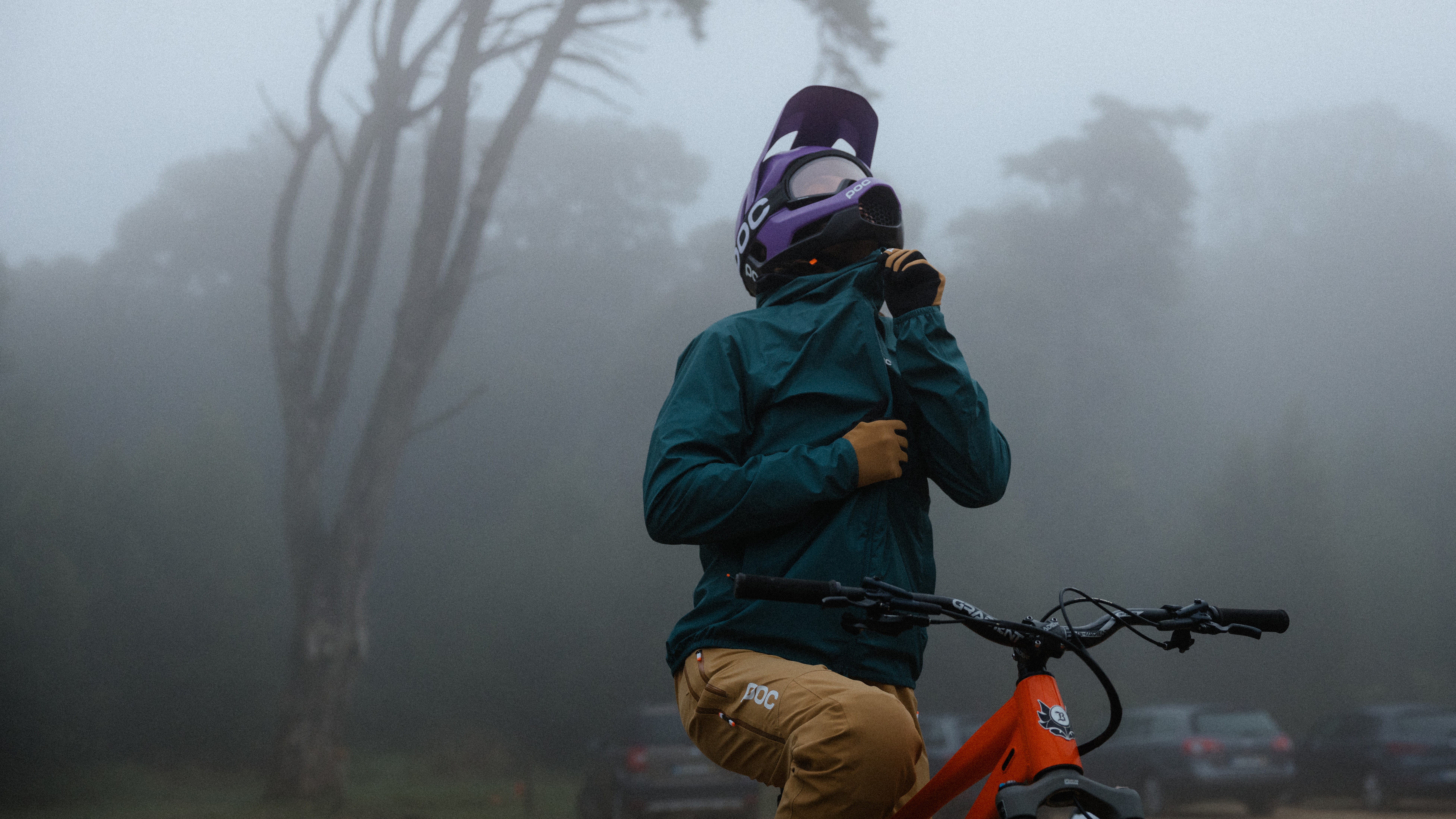 https://img.bikeshop.no/produkt/POC/Motion_Rain_Jacket/terrengsykling.jpeg